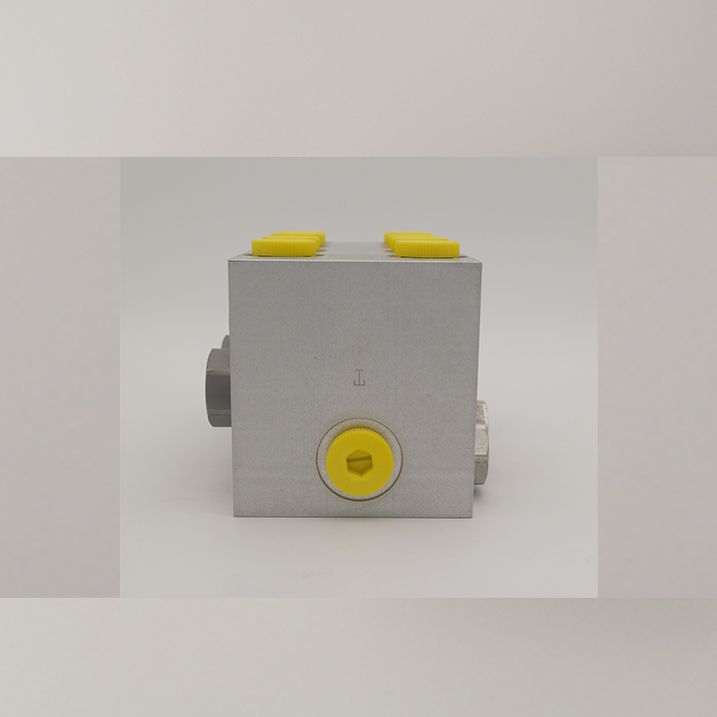 Hydraulic control reversing valve set