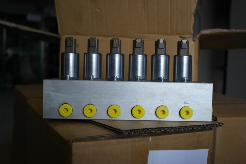 Pilot solenoid valve set